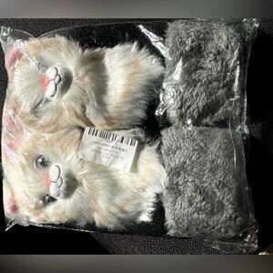 New in bag Kitten / Cat Mittens with Faux Fur